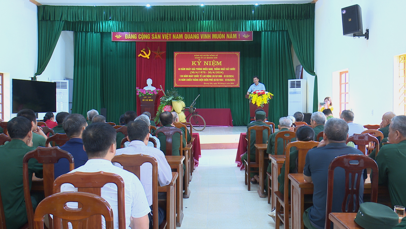 Quang Sơn kỷ niệm 49 năm giải phóng Miền Nam, thống nhất đất nước; 70 năm chiến thắng Điện Biên Phủ